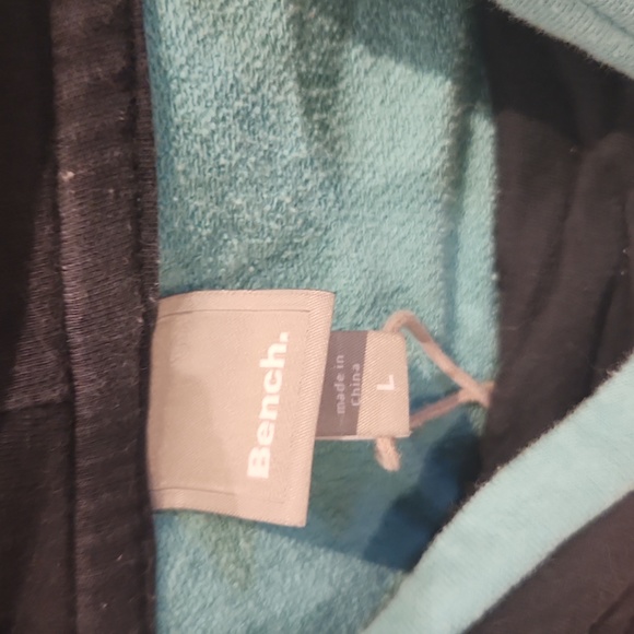 Bench sweater - Picture 2 of 4